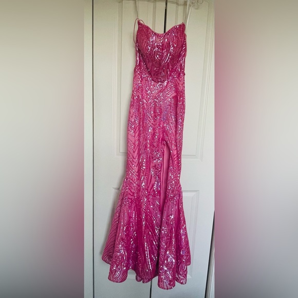 Ava Presley Prom Dress - Picture 6 of 8